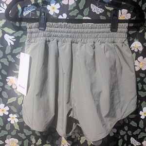 LULULEMON HOTTY HOT HIGH RISE 4" LINED SHORT/MILITARY GREEN